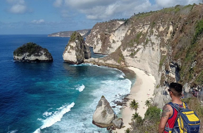 Diamond Beach Destinasi liburan akhir pekan di Nusa Penida